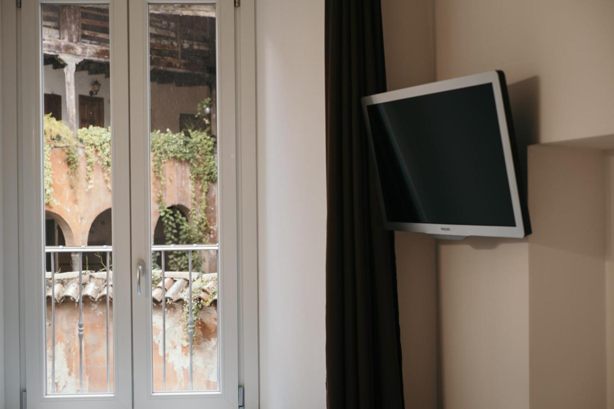 Charme Nel Borgo Di Bienno Di Design, Natura & Relax Exteriör bild